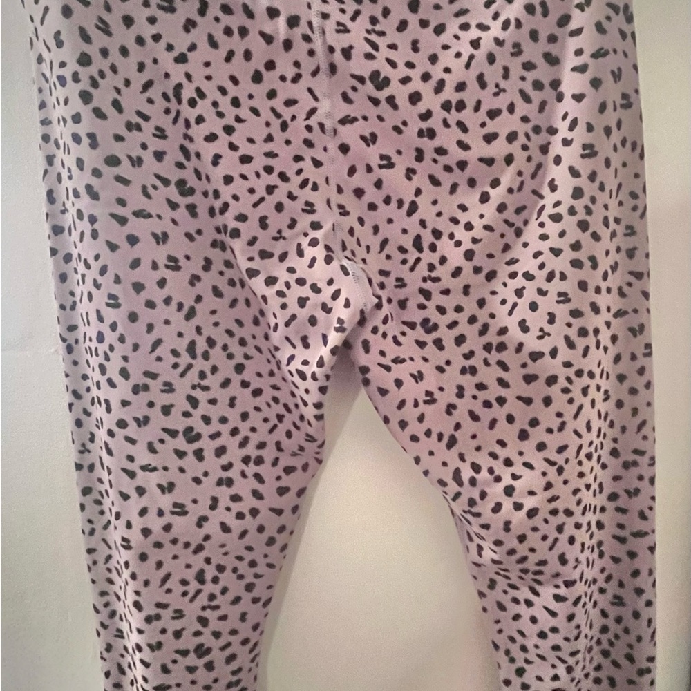 Zyia Leggings

• leopard print
• athleisure 
• performance wear
• bold